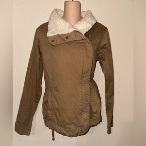 Woman’s Columbia Jacket Size Small!!